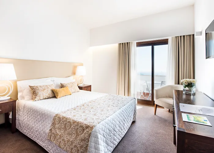 Hotel Sao Felix Hillside & Nature