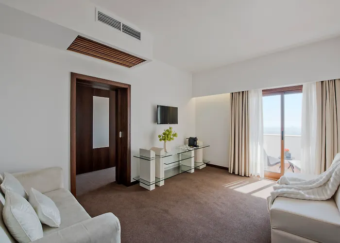 Sao Felix Hillside & Nature מלון 4*