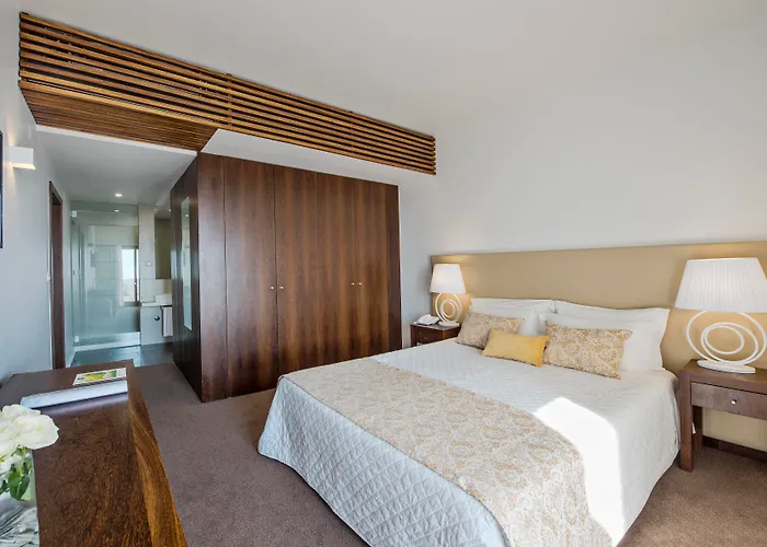 מלון Sao Felix Hillside & Nature 4*