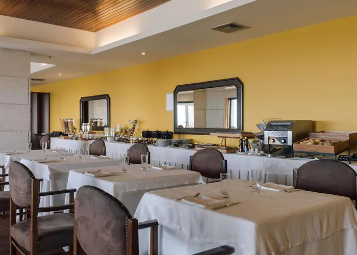 사오 펠릭스 힐사이드 앤 네이처 4* 포보아데바짐