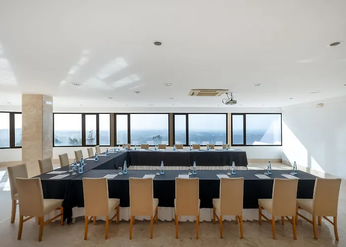 사오 펠릭스 힐사이드 앤 네이처 포보아데바짐