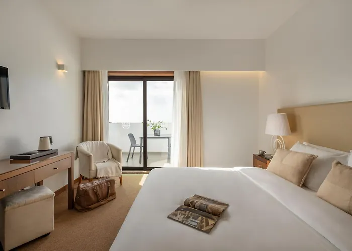 מלון Sao Felix Hillside & Nature 4*